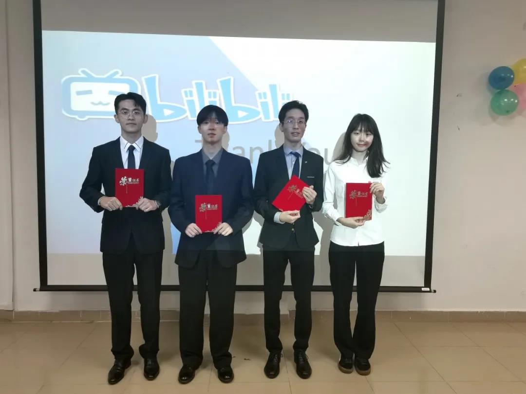 6a5d8da56f194e64b293085cefa41d1e.jpg 6a5d8da56f194e64b293085cefa41d1e.jpg